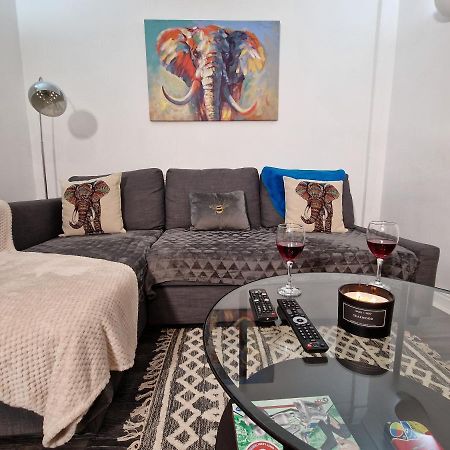 Spacious & Comfy Home- Very Close To Nec Birmingham ,Hs2 & Airport- Perfect For Contractors & Groups- Free Parking & Fast Wifi Marston Green Buitenkant foto