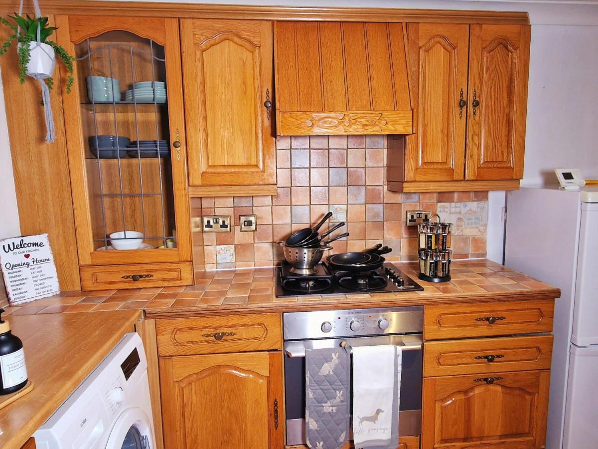 Spacious & Comfy Home- Very Close To Nec Birmingham ,Hs2 & Airport- Perfect For Contractors & Groups- Free Parking & Fast Wifi Marston Green Buitenkant foto