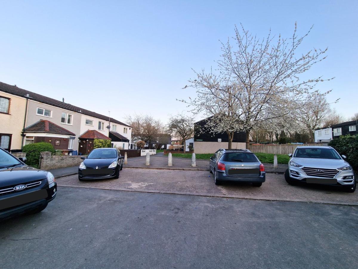 Spacious & Comfy Home- Very Close To Nec Birmingham ,Hs2 & Airport- Perfect For Contractors & Groups- Free Parking & Fast Wifi Marston Green Buitenkant foto